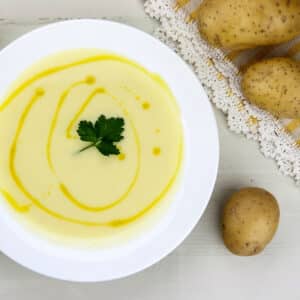 Kartoffel/porre-suppe